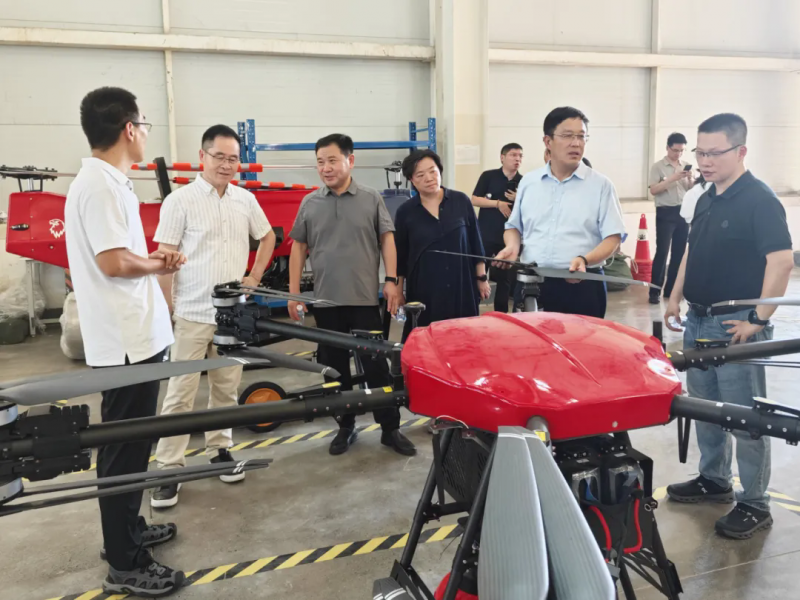 胡润百富团队考察ag九游会登陆j9入口消防安阳制造中心